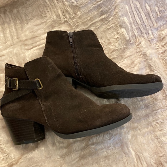 Sonoma Shoes - Sonoma faux suede bootie with straps at ankles and inside zipper. Size 8.5